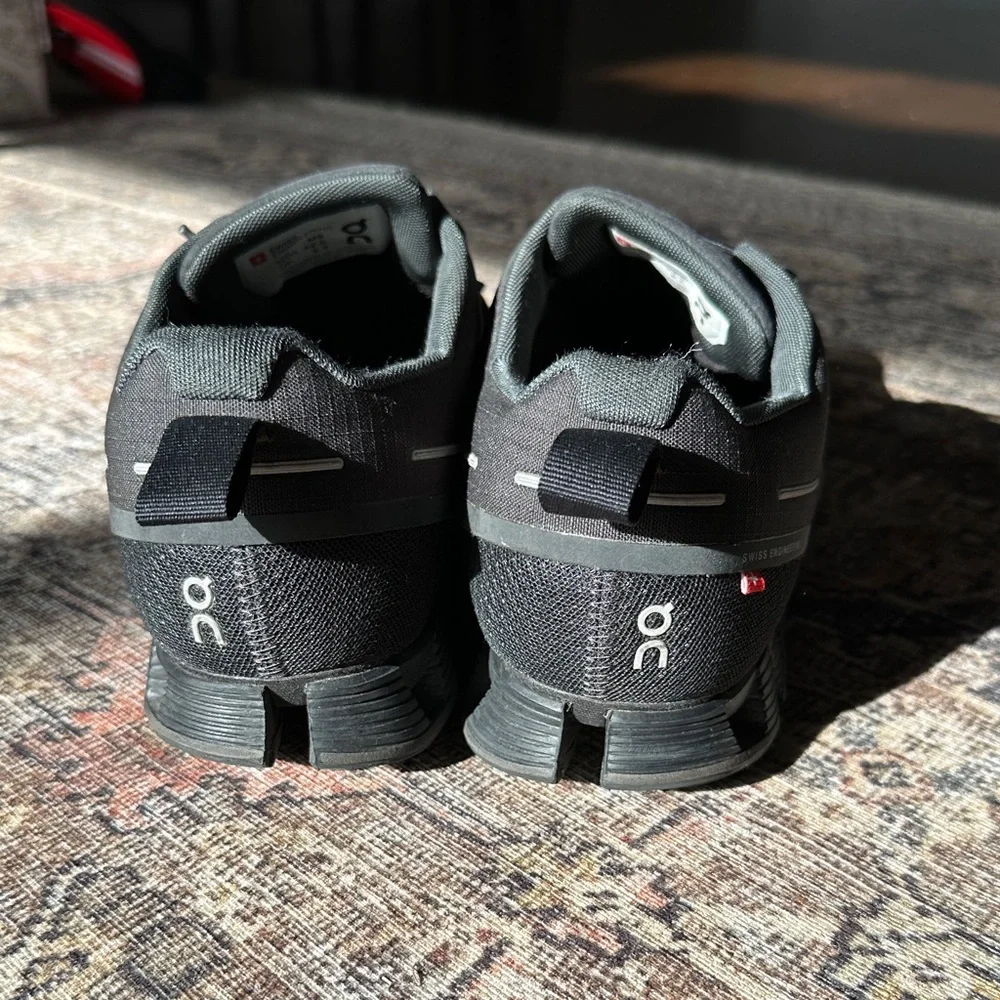 On Running Men's Black Sneakers size 9 - Picture 6 of 8